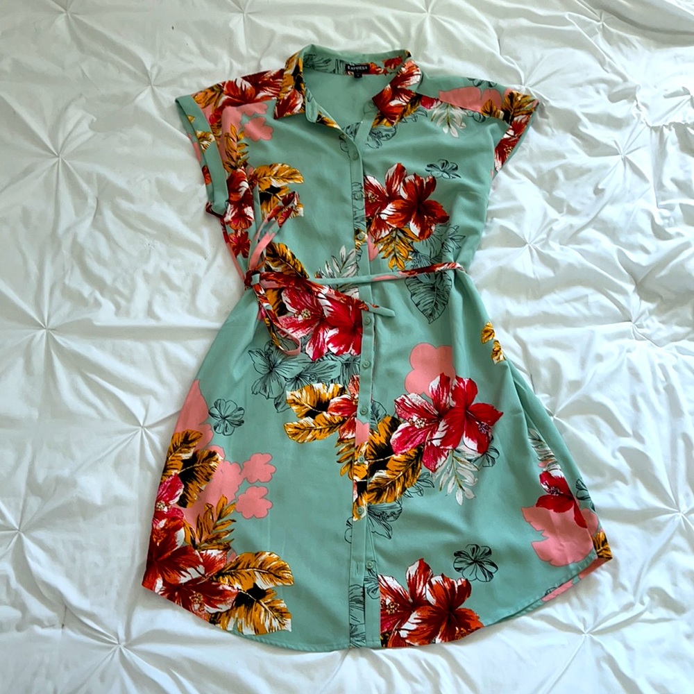 Blue Express Hibiscus Flower Button Down Dress